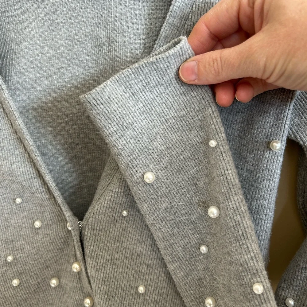 Zara Gray V-Neck Cropped Cardigan Sweater with Pearl Details - Picture 4 of 7